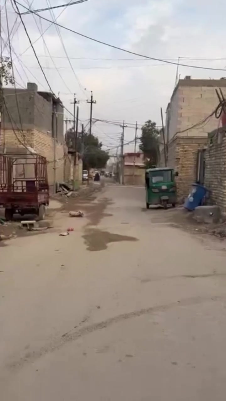 الدار للبيع المساحة 100 متر زراعي العنوان حي طارق الوسط شارع 15 بفرع شبكه الكناني للانترنت للاتصال..  ***********
