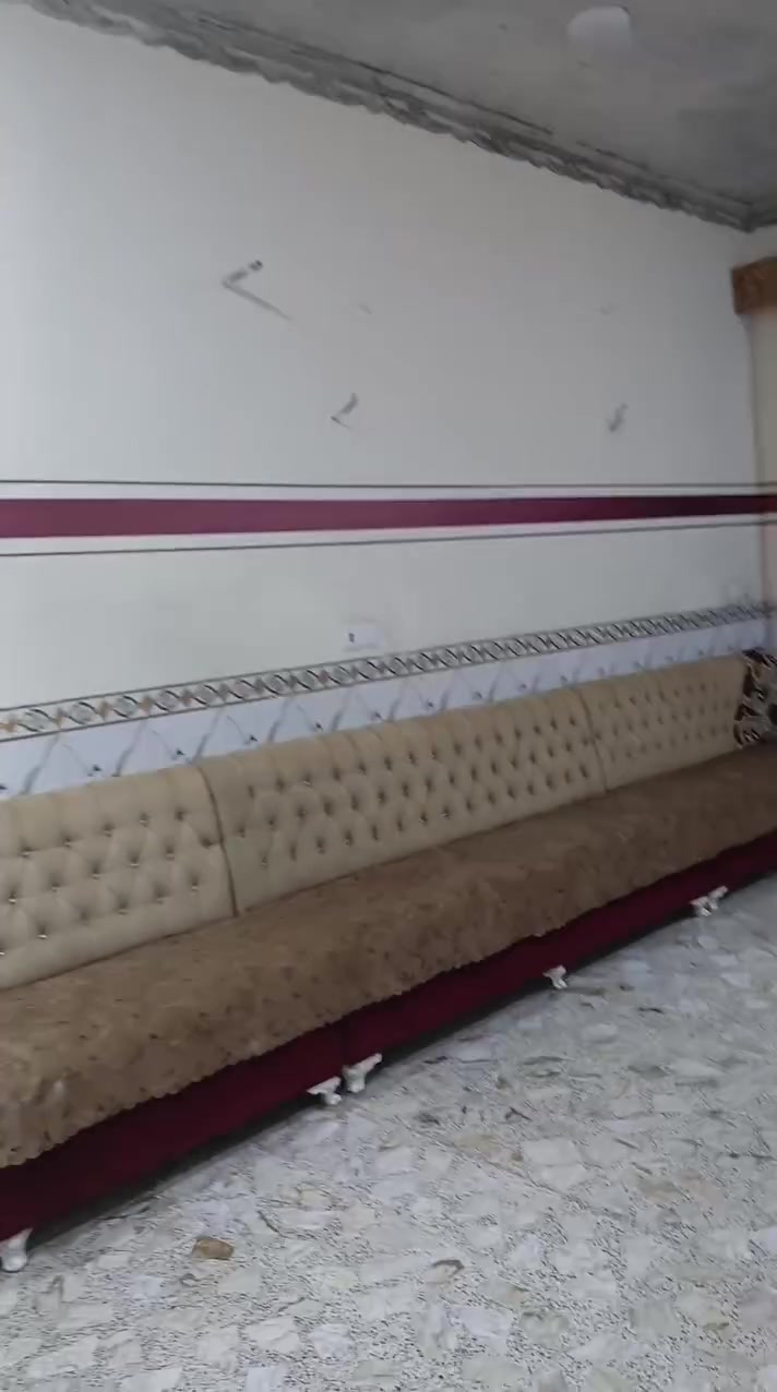 تخم ديوان للبيع نضيف جداً للشراء عنواني نجف شارع مطار للاتصال***********
