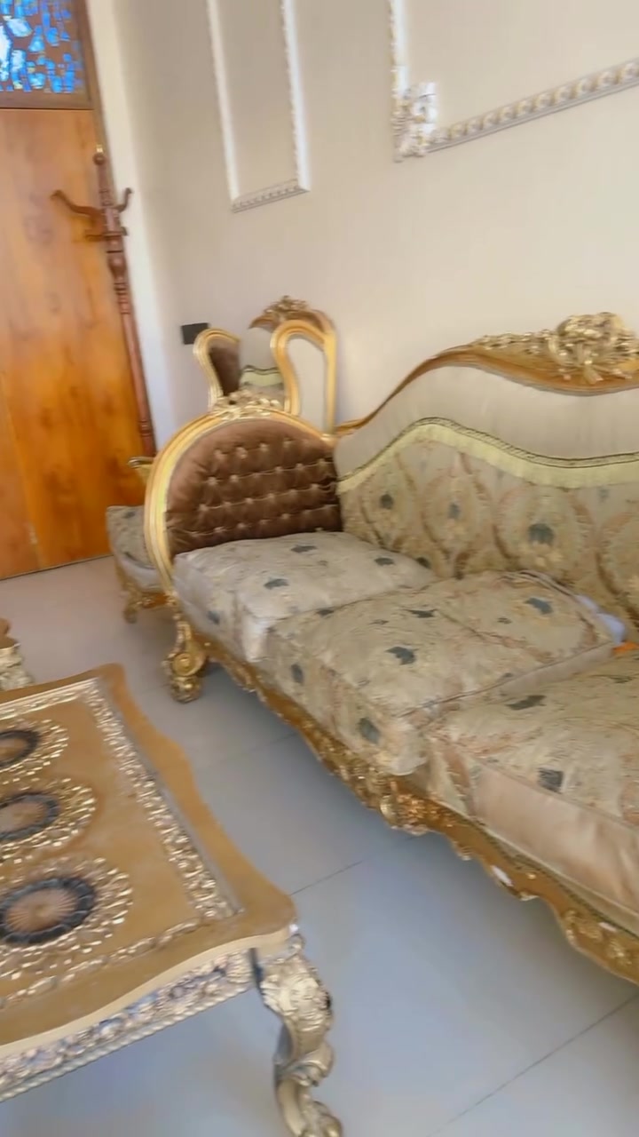 تخم مصري ١٠مقاعد نضيف كلش مرتب  بس يرادله مسح ٤٥٠ودوشك نفرين٥٠ي استفسار عالرقم
‭***********‬
