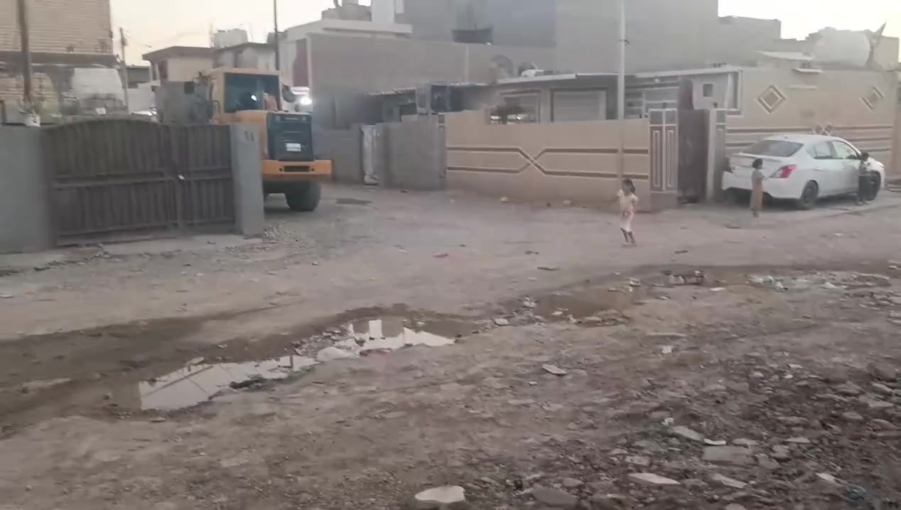 السلام عليكم بيت واقع مرقم   حال بيت كامل مرتب صب  سعر 30 
***********
