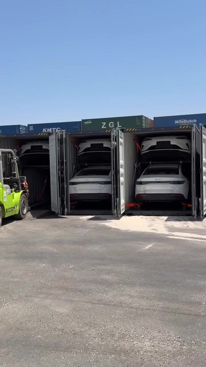 تحية طيبة 🌹

تفريغ حاويات بتاريخ اليوم الاربعاء 12-8-2026 

الاردن ميناء العقبة 

#BYD_SEAL_05_2026 

ابرز المواصفات 
-------------------
الموديل : 2026 

اللون : ابيض 

المدى الكهربائي : 210 كيلو في الشحنة الواحدة لحين نفاذ البطارية🔋

منفذين للشحن ( الشحن الاعتيادي و الشحن السريع ) 🔋

فتحة سقف ( سلايد روف ) 

ويل كب كروم 

ناقل الحركة تعليق 

مرآيا جانبية قابلة للطي كهربائيا 

مقعد السائق كهرباء 

اضافة لبقية المواصفات المعروفة 

#BYD_DESTROER_2026 

ابرز المواصفات 
-------------------
اللون : ابيض 

الموديل : 2026 

فتحة سقف ( سلايد روف ) 

المدى الكهربائي للبطارية 🔋 55 كيلو في الشحنة الواحدة

وبقية المواصفات المعروفة 

Alhamadani group مجموعة شركات فراس الحمداني 

للحجز و الاستفسار 
------------------------- 
***********  - بغداد

*********** - بغداد
*********** -بغداد
*********** - بغداد
*********** - كركوك
*********** - اربيل

العنوان / بغداد تقاطع اليوسفية مجاور سيطرة دخول بغداد 
طريق مخابز باب الاغا

الموقع على الخارطة 

https://maps.app.goo.gl/kr2TogJz2rGyuki39
