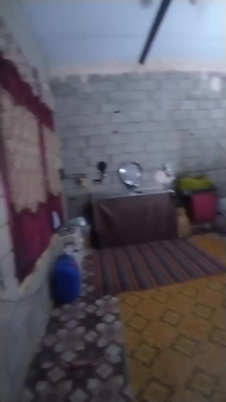 السلام عليكم بيت مساحه ٢٠٠ متر كامل بناء جديد غرفتين وصاله مطبخ وستغبال مكانه الدوانم شارع السوالم ***********
