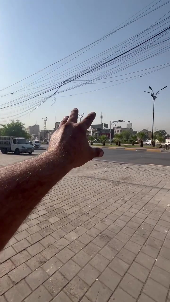 محل ايجار البنوك تقاطع مطعم الفلسطيني على الشارع عرض 3 نزال 13 بي مطبخ وحمام ومنور يحتوي على ابواب 2. ***********
