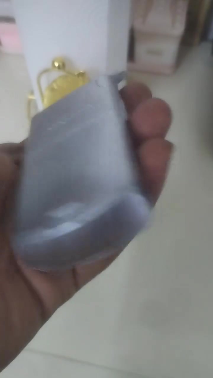 نضيف • شرط فحص • شاحن وسماعات
