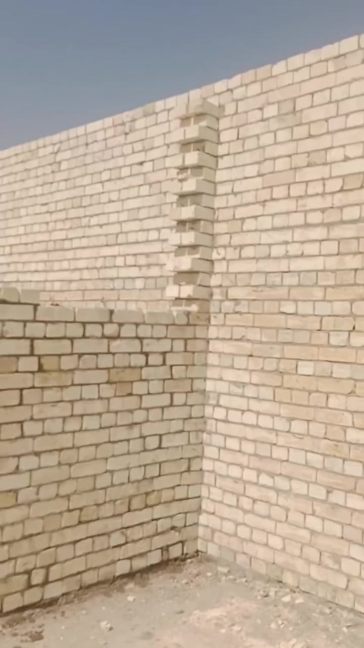 السلام عليكم يوجد كادر بناء مصري شغل درجه اولى اسعار مناسبه للجميع رقم الواتس ***********
