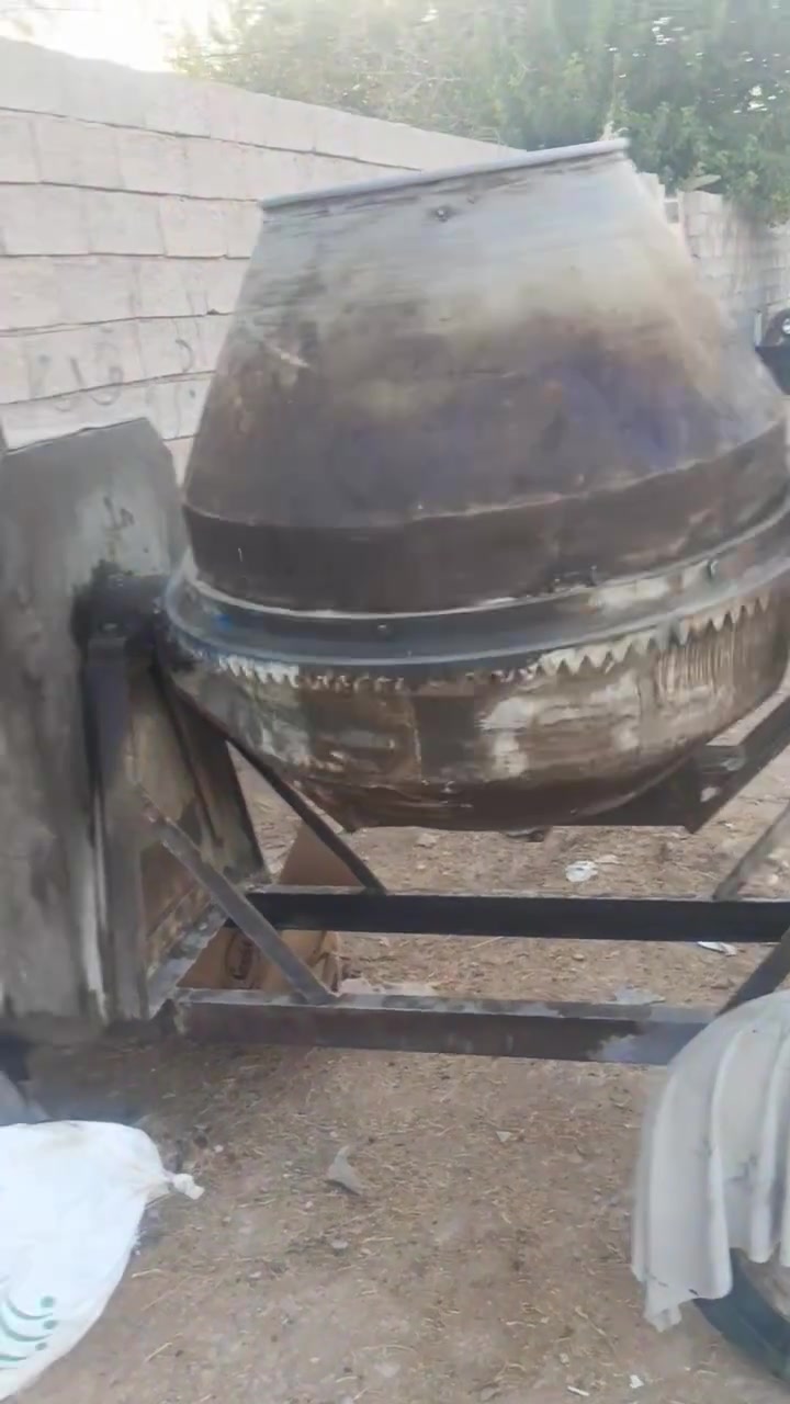السلام عليكم
خباطه لبناني البيع جاهزه شغاله هندر واحد 
جدر هيكل محرك نضيفه شرط
محرك 7.5نضيف شغال هندر واحد
السعر 1,100,000:(مليون ميه )بيهه مجال////////مكان :ديالى ناحية السعديه
***********
