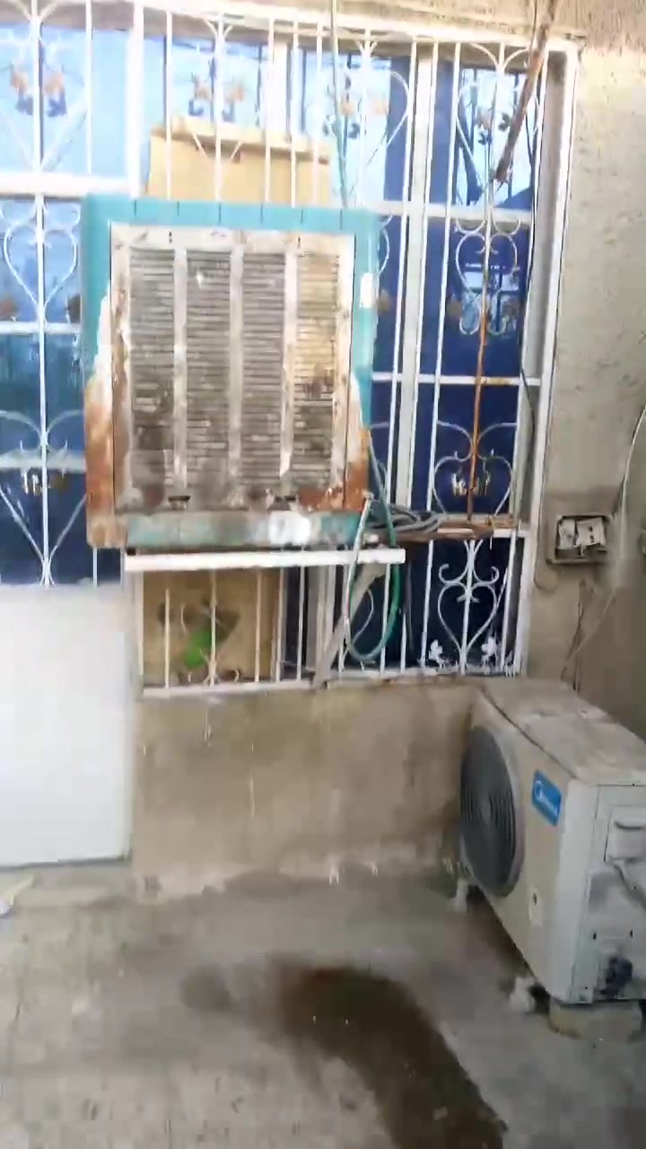 مشتمل للبيع مساحه ١٠٠م بناء نظيف جدا حي الجهاد الامانه قريب الشارع التجاري مقابل ساحه المرحوم ماجد الغراوي الاتصال على الرقم ***********او ***********واتساب
