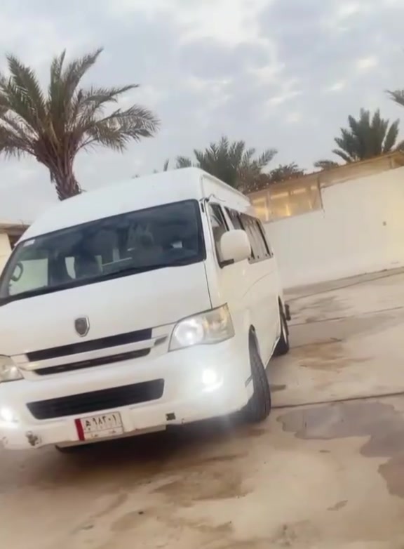 السلام عليكم جنبي للبيع موديل 18 حداديه ومكينه وقير مكفولات تخون تاير سياره جاهزه الدائره معمر وبيها صبغ بالصفحه الطويله بدون معجون منظومه غاز 150 وبيها مجال *********** النهروان تحويل ثانيه
