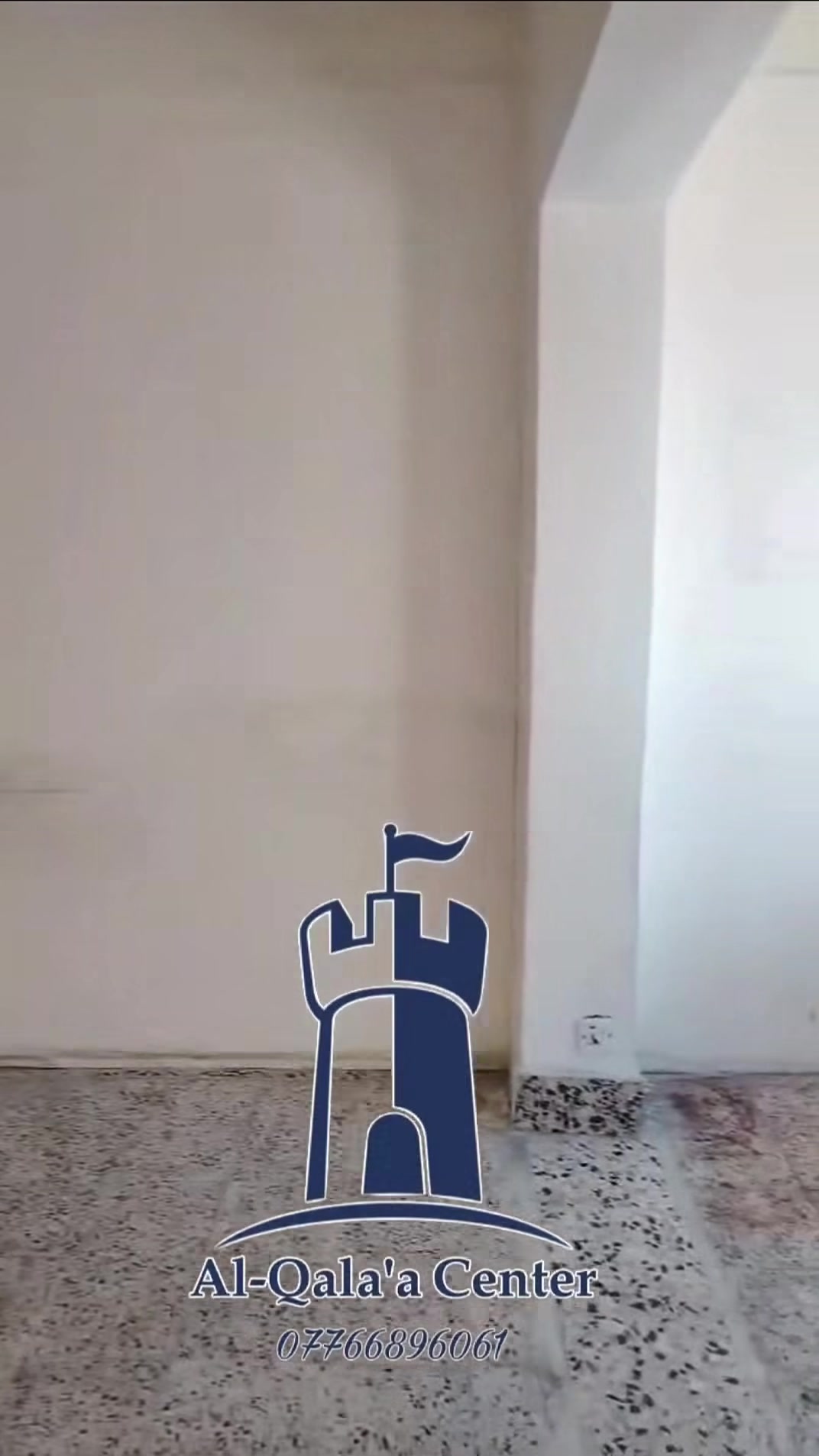 واتساب  ***********

شقة للايجار طابق الاول معزول 

٢نوم وصاله ومطبخ وحمام وبيتونه وسطح 

 اليرموك قرب أسواق اغاتي 

السعر الايجار ٨٠٠ الف قفل 

فقط عوائل زوج وزوجته واطفال فقط
