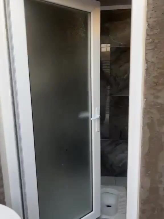 دار للبيع مساحه 100م 
بناء طابوك اساس صب
 كونكريت مع  سقف  صب مسجل ب البلديه طابق واحدبناء جديد
 عنوان شارع كرار محبوبه شارع 20@3فرع 
ع اليسار
رقم الهاتف ***********
