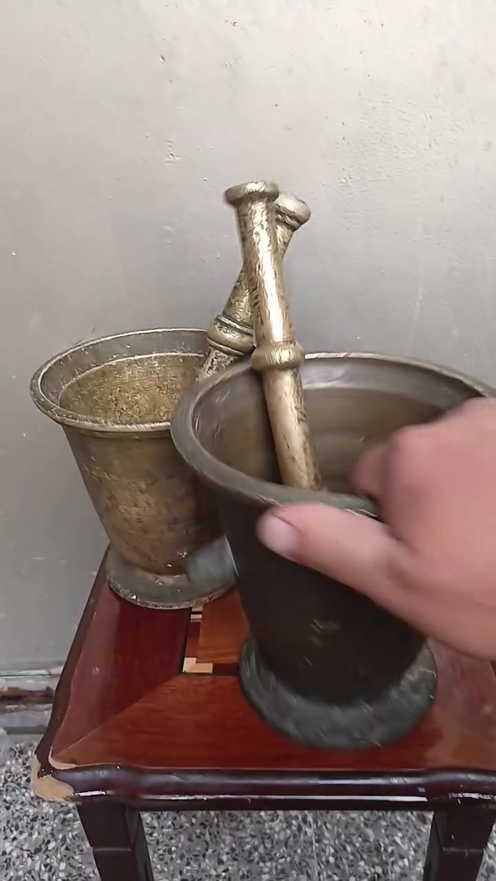هاونات بغدادية قديم قياس ٢٠سم قياس ١٨سم *********** بغداد
