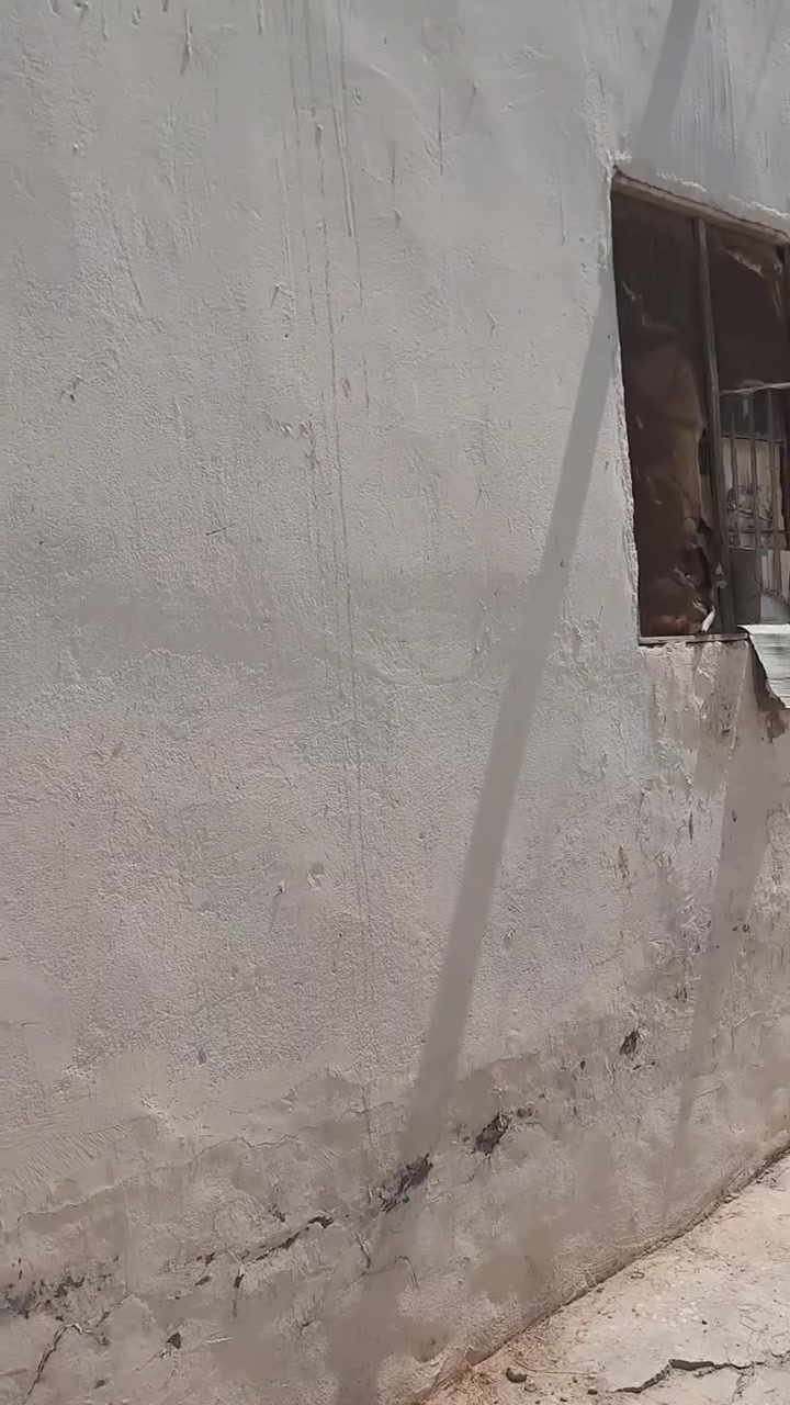 ياالله السلام عليكم بيت للبيع طابو صرف مساحه 123 متر 
موقع الهاشميه القصبه 
يحتوي البيت على 
غرفتين نوم 
أستقبال 
مطبخ مجمع صحيات 
بناء قديم رادله شويه ترتيب 
سعرة جدا مناسب 
للإستفسار اكثر اتصل 
***********
