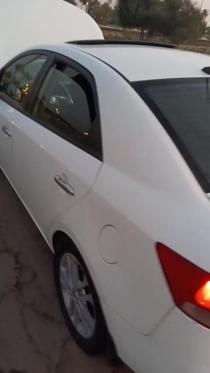 سلام عليكم
كيا سيراتو خليجي موديل 13 فول مواصفات 
مكان سياره بابل رقمها سليمانيه
حادثها موضح بالفيديو 
التواصل على هذا رقم 
***********

