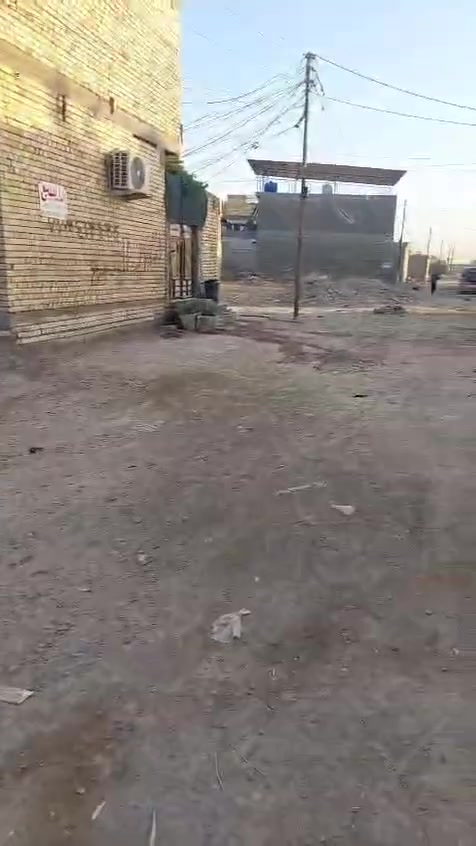قطعه ارض للبيع ١٠٠م الحميديه شارع البزل يم بيت شيخ حمل كهرباء ومي ومجاري كبال القطعه بضهر شارع التبليط السعر ١٥ وبيهة مجال رقم ***********
