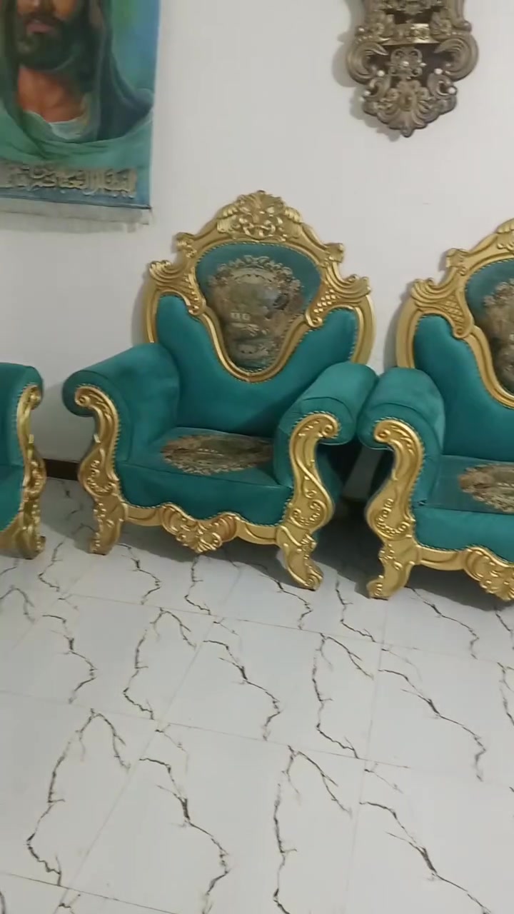 سلام عليكم عندي  تخم للبيع 14مقعد ما مصلحة  مكاني الديوانية السعر 550 وبي مجال بسيط رقم ***********
