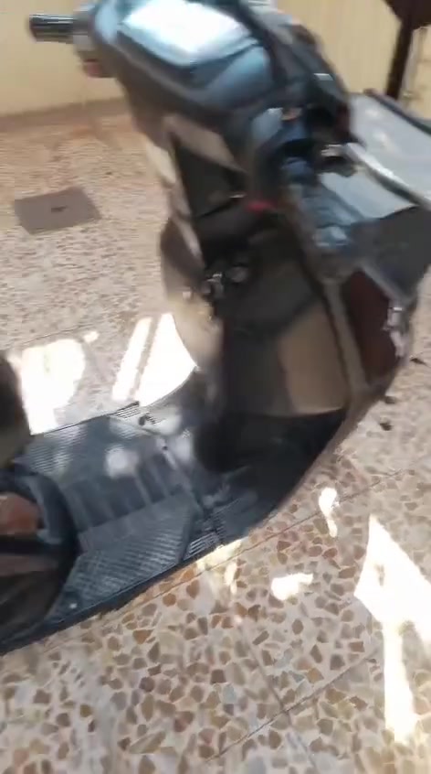 السلام عليكم ماطور للبيع شغال هندر واحد شرط  والشاصي ملحوم مكاني موصل سهل نينوى ناحيه  برطله  لسعر  185 وبي مجال 
شراي نتصل على الرقم هاتف *********** بي واتساب كورك رقم الثاني ***********
