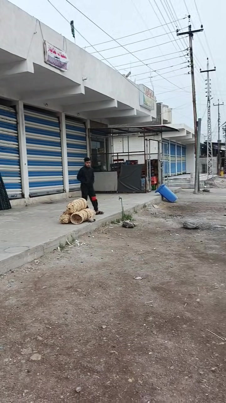محلات +بيت تجارية شارع 40
لبيع مساحه 332 سعر 380 بيها مجال

رقم قطعه 27163

تصال ***********
