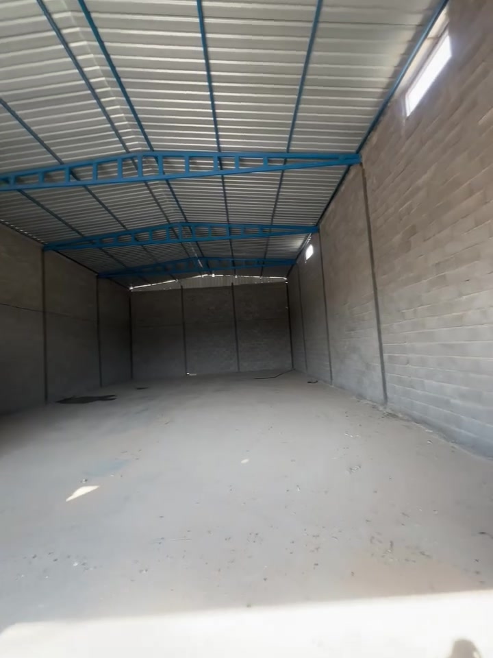 جملون الايجار الموقع  قرب شارع 60 عشارع 30 منطقة البسود المساحه11x21 ارتفاع 6متر يحتوي ع مكتب +منضومه كامرات 
*********** لاستفسار
***********
