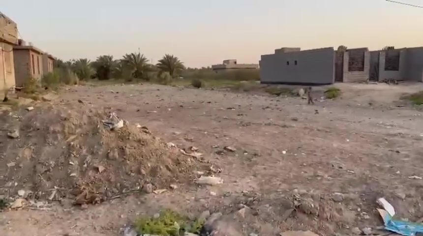 قطعه ارض للبيع ركن مساحة 880  متر تصلح حسينيه على طريق المشايه قرب سيد سماعيل على شارع عام وهاي المشايه تبعد عن الإمام عليه السلام ساعة مشي رقم الموبايل ***********
