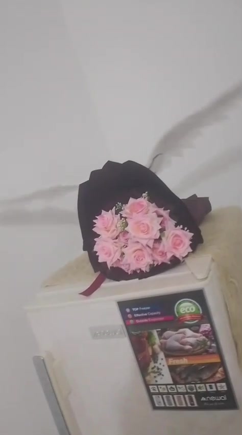 ٣٧
