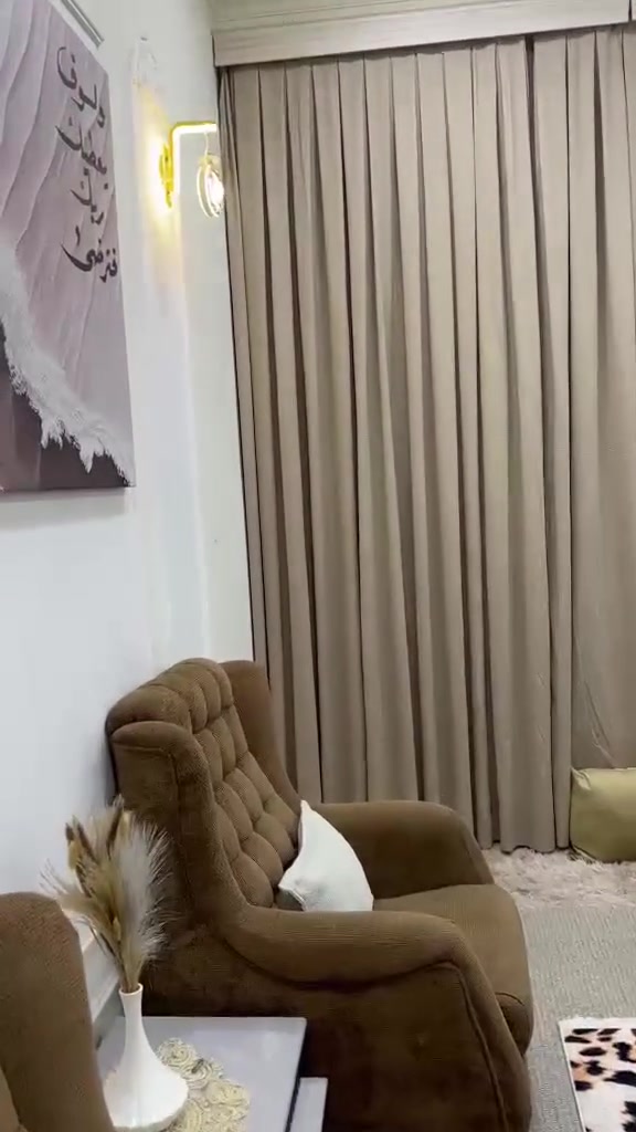 ٧ مقاعد مع ٦ كوشات
شرط طك كارتون بل چيس 
كفاله عامه ايطالي المنشا 
رجل صاج كلش نضيف 
بل عافيه ع ياخذه 
واذا اكو مراوس 
اريد ديوان سطحي 
السعر ٥٠٠ الف مكاني 
بغداد مدينه الصدر 
قطاع ٦٧
رقم هاتف ***********
