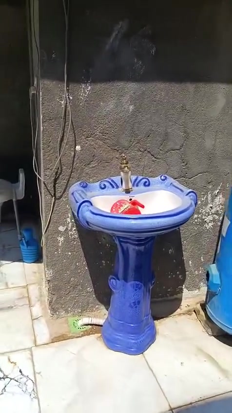 سلام عليكم بيت لبيع زرعي يم معرض صويره مساحت لبيت 220 متر خدمات كامله *********** بناء جديد سكف صب كونكريت سعر مناسب تصل وبخدمتك
