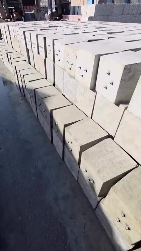 ⚡ تجهيز كافة المواقع بصبّات الكونكريت والمصممة خصيصًا لمشاريع الطاقة الشمسية ☀️
الأوزن ٥٠ كيلو - ٦٠ كيلو - ١٢٠ كيلو

🛠️ الصبّة جاهزة لتثبيت الهيكل 
وتجي معها ٣ استدات + نتات كاملة 🔩
🧪 قوة ومتانة مضمونة — تكدر تاخذ الصبّة للمختبر وتفحصها للتأكد من جودتها ✔️

📞 للطلب والاستفسار:
📱 م. غيث ***********
