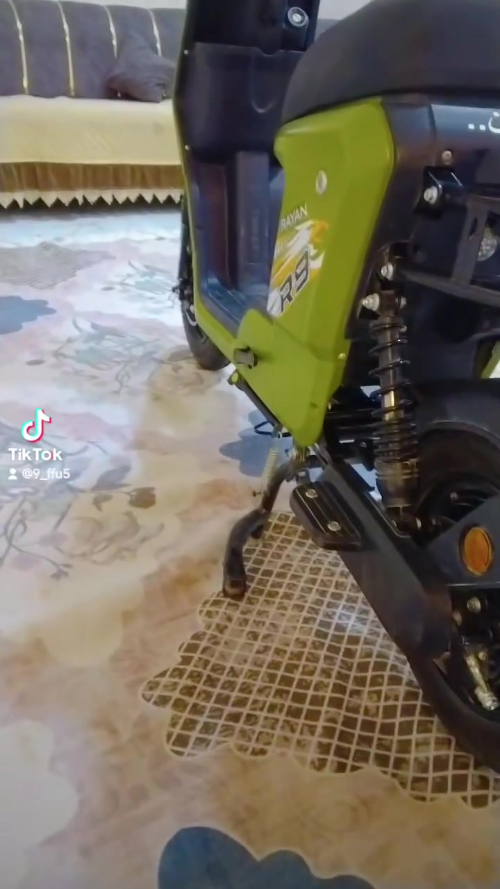 سلام عليكم درجة شحن للبيع في كربلاء دراجه نضيفه نازله من المعرض صار 4اشهر 
شركه الريان خمس بطاريات الاصليات اشاشير دبل يمنه يسره مابيه شي وعلي الدراجة نضيفه الرقم. ***********لو خاص سعر الدراجه 450وبيه مجال العنوان كربلاء طويريج رقم ***********
