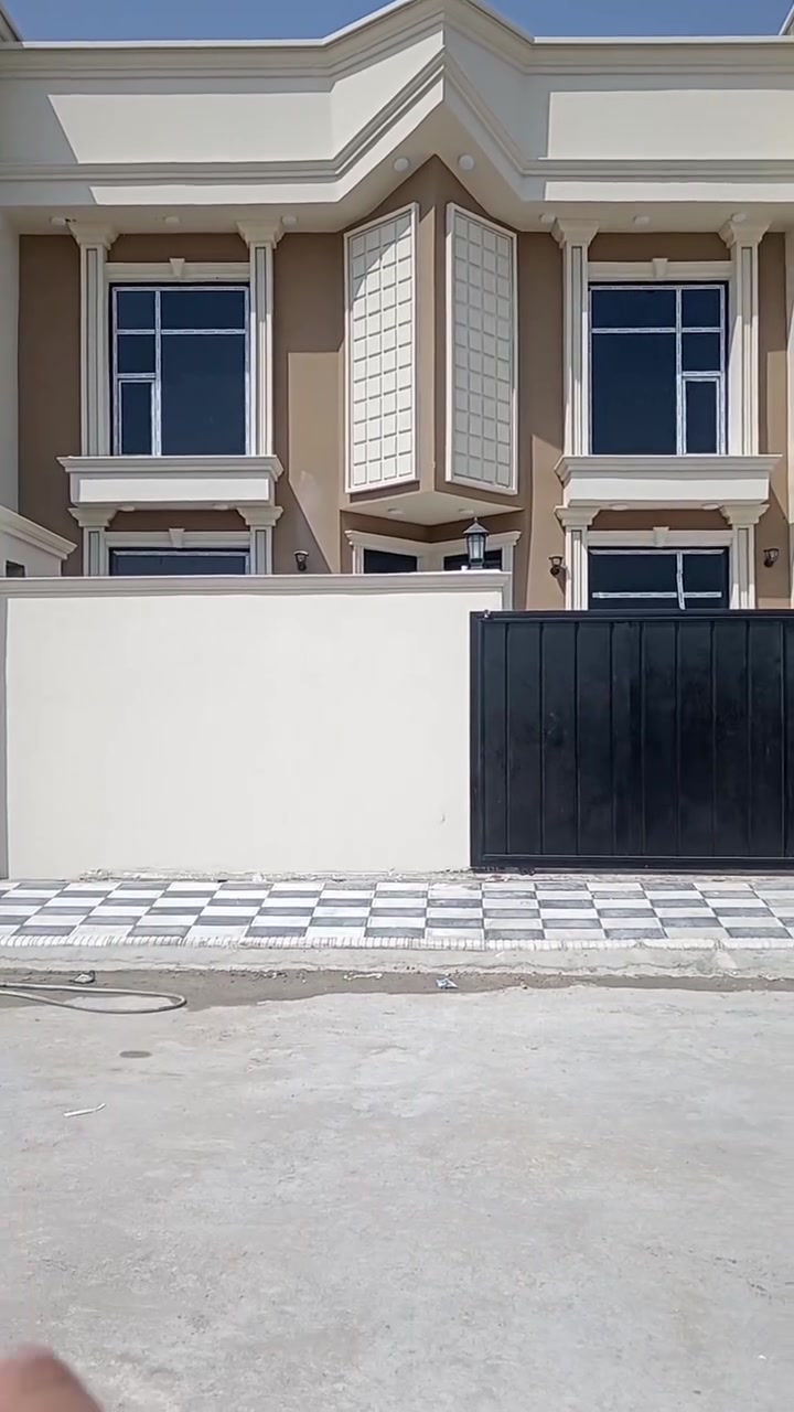 🏡 للبيع — بيت جاهز للسكن في موقع مميز
📐 المساحة: 200 متر مربع
📏 الواجهة: 10 متر
📏 النزال: 20 متر
📜 نوع السند: طابو زراعي — سند 25
✨ بناء حديث ومتكامل، جاهز للسكن مباشرة
البيت مكمل ومجهز بالكامل، وما يحتاج غير يجي صاحبه ويسكن بيه.
📍 الموقع: منطقة الوردية — داخل، قرب الإمام سيد موسى، وبالقرب من مدرسة مالك الأشتر.
🔑 فرصة مناسبة للسكن والاستثمار، خصوصاً لمن يبحث عن بيت جاهز بدون تعب البناء والتأثيث الأساسي.
📞 للاستفسار والتفاصيل والتواصل، مراسلة أو اتصال. ***********
***********
