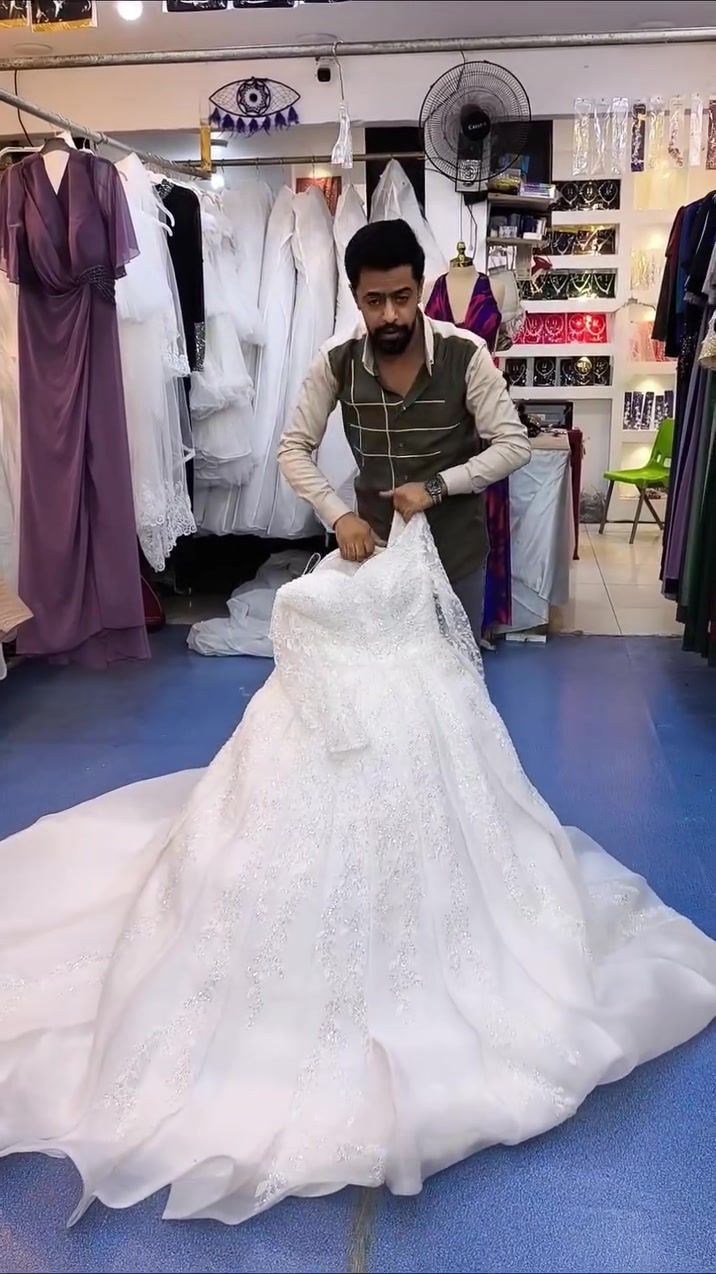 بدلات عرائس • فخامة ملكية • نازكه
