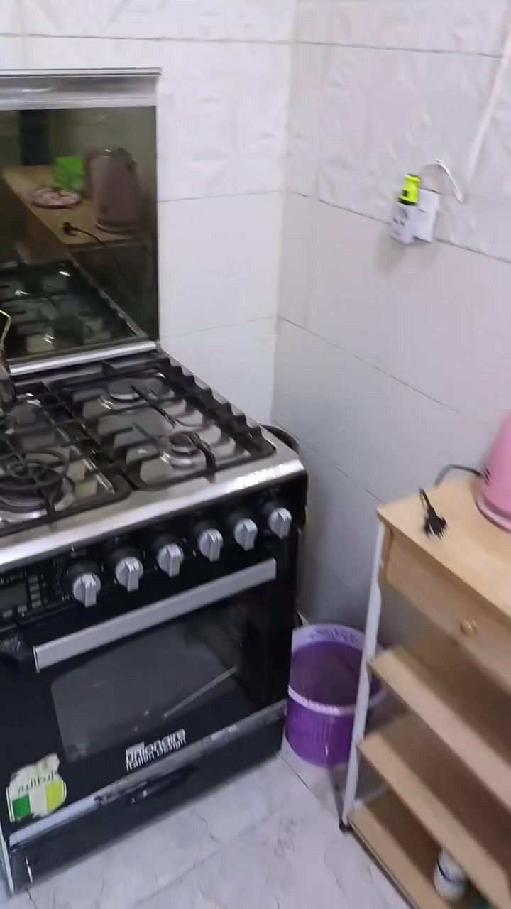 شقه مؤثثه طابق ارضي للايجار بدون دلال الاعظمية شارع عمر مقابل أسواق الباخرة تحتوي على غرفتين وصاله ومطبخ مستقل وترك ومنور أمامي اجار 750 الف تفاصيل أكثر اتصل على الرقم *********** واتساب أو رصيد
