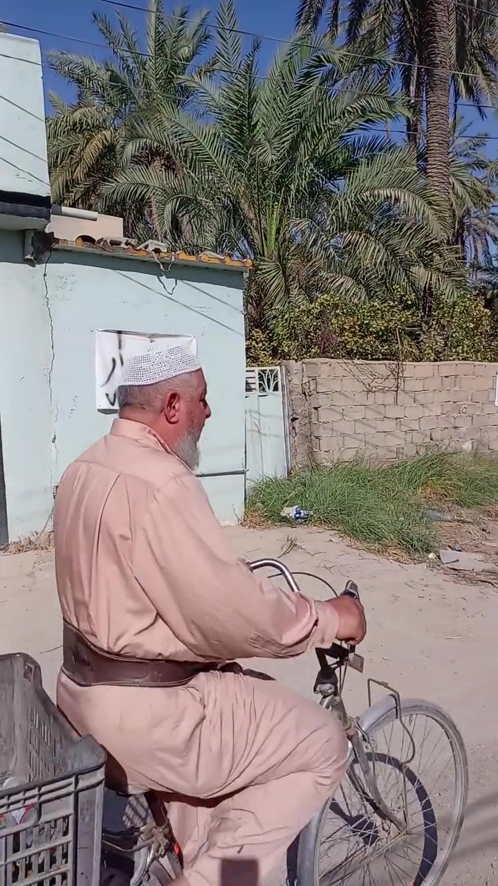 للايجار... منطقة السوامره الثانيه قرب اسواق الشمري يبعد عن الشارع العام بحدود 700م فرع جامع المصطفى.. غرفه استقبال هول مطبخ.. حديقه.. 
الايجار 175الف الكهرباء ضمن الايجار.. ت***********
