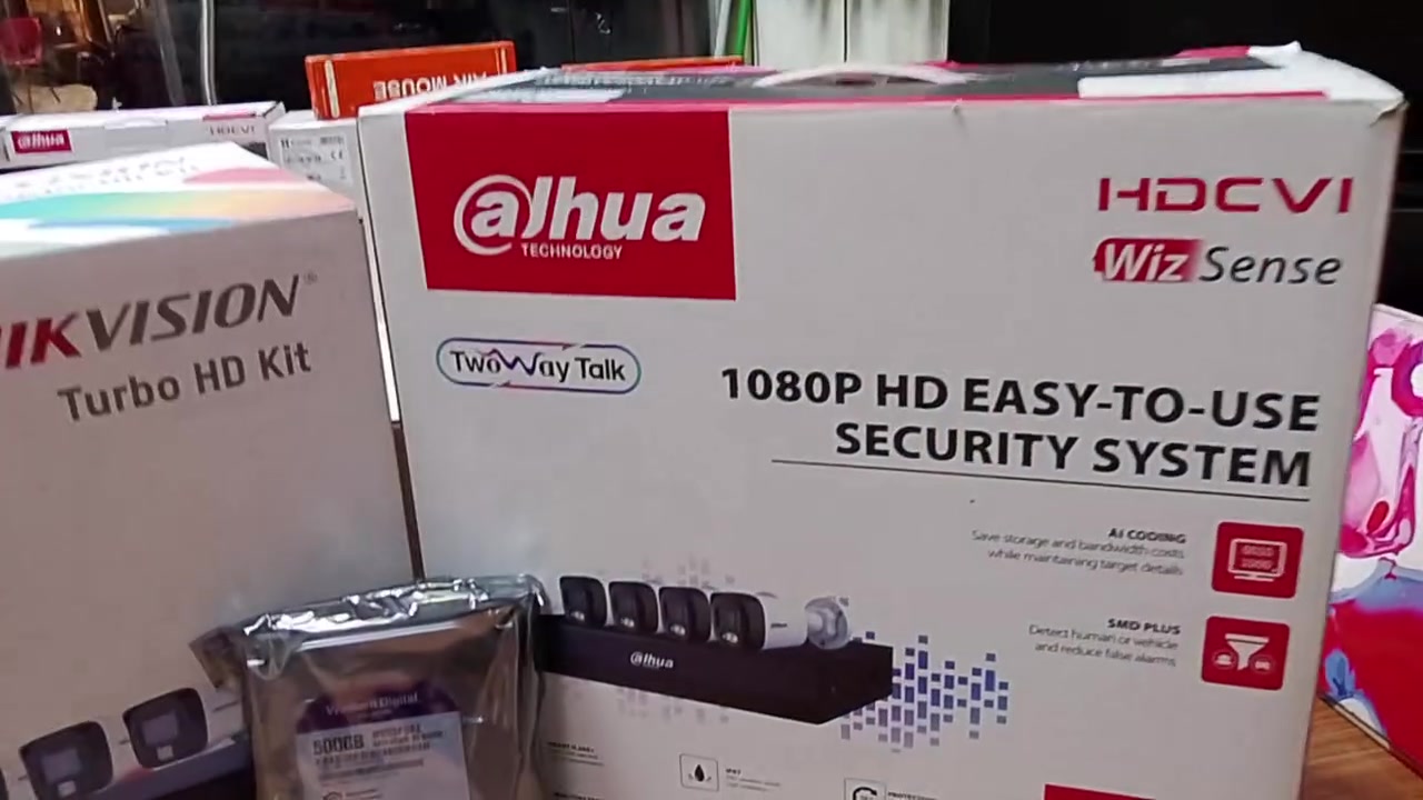كاميرات ٢ ميكا • DVR ٤ قنوات • رؤية ليلية IP٦٧