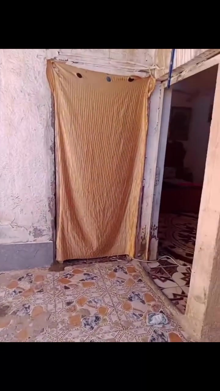 السلام عليكم بيت تجاوز لليجار ١٥٠ ايجاره حي الفنانين عل شارع ***********
