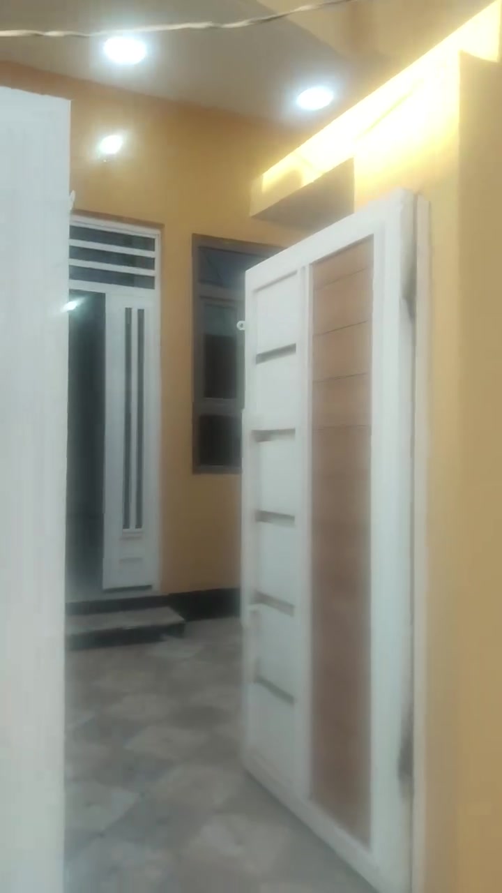 السلام عليكم ورحمة الله الدار لبيع المساحه 90متر  طابو صرف
جاهز ومجهز بنا سنه 2026 شهر الثالث  الدار اجهز وتغفل ماملعوب بيه عنوانه كاطون الرازي  شارع ابو رباح غرب جامع مسرى الرسول للاستفسار الاتصال ***********
