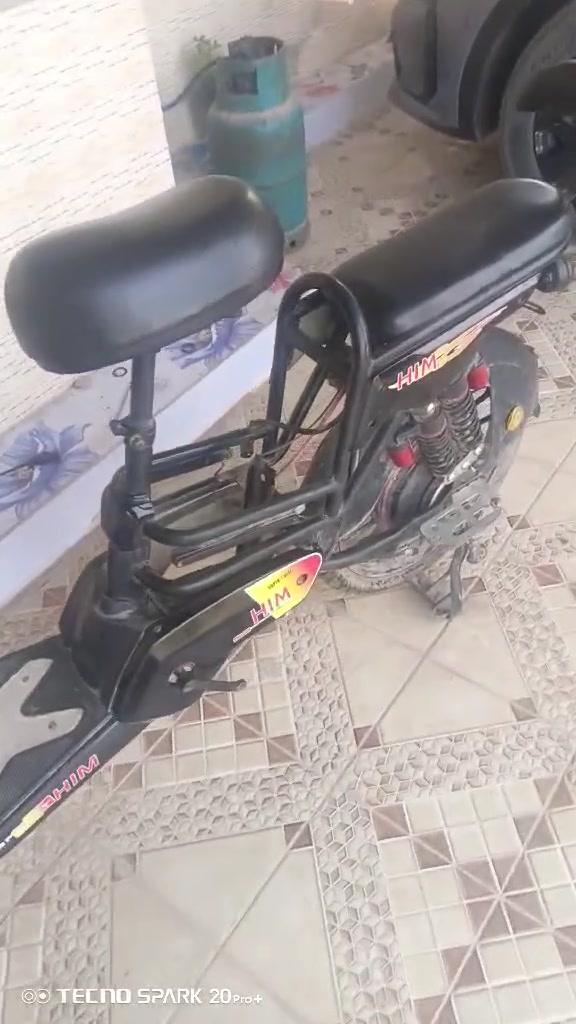 دراجة شحن للبيع سعر خاص..
رقم الهاتف ***********

يحتاجله بطاريات 🛵🪫
