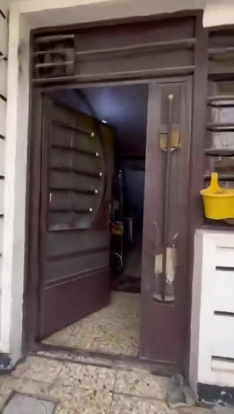 🏡 بيت للبيع – الدورة / شارع أبو طيارة
📐 المساحة: 100م²
🏠 الدار: طابقين
📍 العنوان: الدورة – شارع أبو طيارة

✨ فرصة حلوة للسكن أو الاستثمار

📩 للاستفسار والتفاصيل، مراسلة خاص***********
