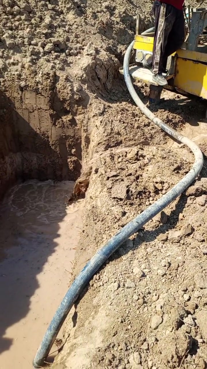 لحفر الابار الأرتوازيه ***********
*********** 
 يوجد واتساب  
مستعدون الحفر الابار وتعبرات الشوارع وتجفيف المنهولات نعمل في كافه محافضات العراق دقه في العمل وسرعه في الانجاز ونعمل تجفيف الارض الشركات الاهليه والحكوميه نعمل حفر الابار كاقه الاحجام ونعمل حفر يدوي والي
