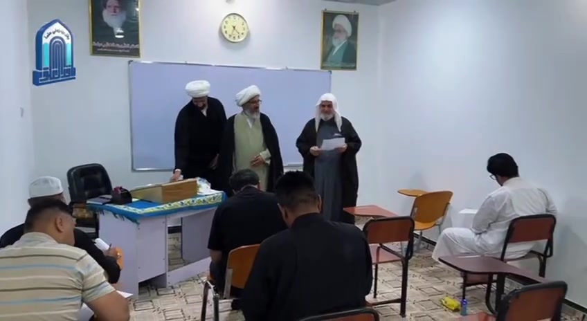📢 إعـــــــــــــلان _مهــــــــــــم ...
🕋 العام الدراسي الجــــــــــديد  ١٤٤٨ هـ /  ٢٠٢٦ م
> قال الإمام الصادق (عليه السلام):
"العلم حياة القلوب، ومصابيح الأبصار، تصل به الأرحام، وتُعرف به الحلال والحرام."
في ضوء هذا النور المبارك، وضمن رسالتها العلمية والتربوية،
تُعلن جامعة باقر العلوم الدينية – فرع البصرة المركزي للدراسات الحوزوية عن فتح باب القبول للعام الدراسي الجديد ١٤٤٨ هـ /  ٢٠٢٦ م، للإخوة المؤمنين الراغبين في دراسة علوم أهل البيت (عليهم السلام) والتخصص فيها.
🎓 ~~~ الدراسة مخصصة للرجال فقط ~~~
📅 يبدأ التسجيل من لحظة نشر هذا الإعلان.

✨ مميزات الدراسة في الجامعة:
📘 توفر الجامعة الكتب والمناهج الدراسية للمبتدئين.
🚌 تغطي أجور النقل للطلبة غير الموظفين.
🎓 تمنح شهادة علمية بعد إتمام كل مرحلة بنجاح.

📚 اعتماد أفضل المناهج الدراسية والبحثية، مع مراعاة التحديث والتطوير المستمر،
بإشراف نخبة من الأساتذة الأكفاء من ذوي الخبرة الواسعة في التدريس الحوزوي، ولجميع المراحل:
▪️ المقدمات
▪️ السطوح
▪️ السطوح العليا
▪️ البحث الخارج

🏛️ كما توفر الجامعة فرصة ميسّرة للراغبين بإكمال دراستهم في النجف الأشرف، من حيث السكن والدروس.

📞 للمراجعة والاستفسار:

📍 يمكنكم زيارة مقر الجامعة طيلة أيام الأسبوع،
📞 أو الاتصال على الرقم: ***********
🌐 أو مراسلة على الواتساب او التلكرام  او مراسلة صفحتنا الرسمية على
