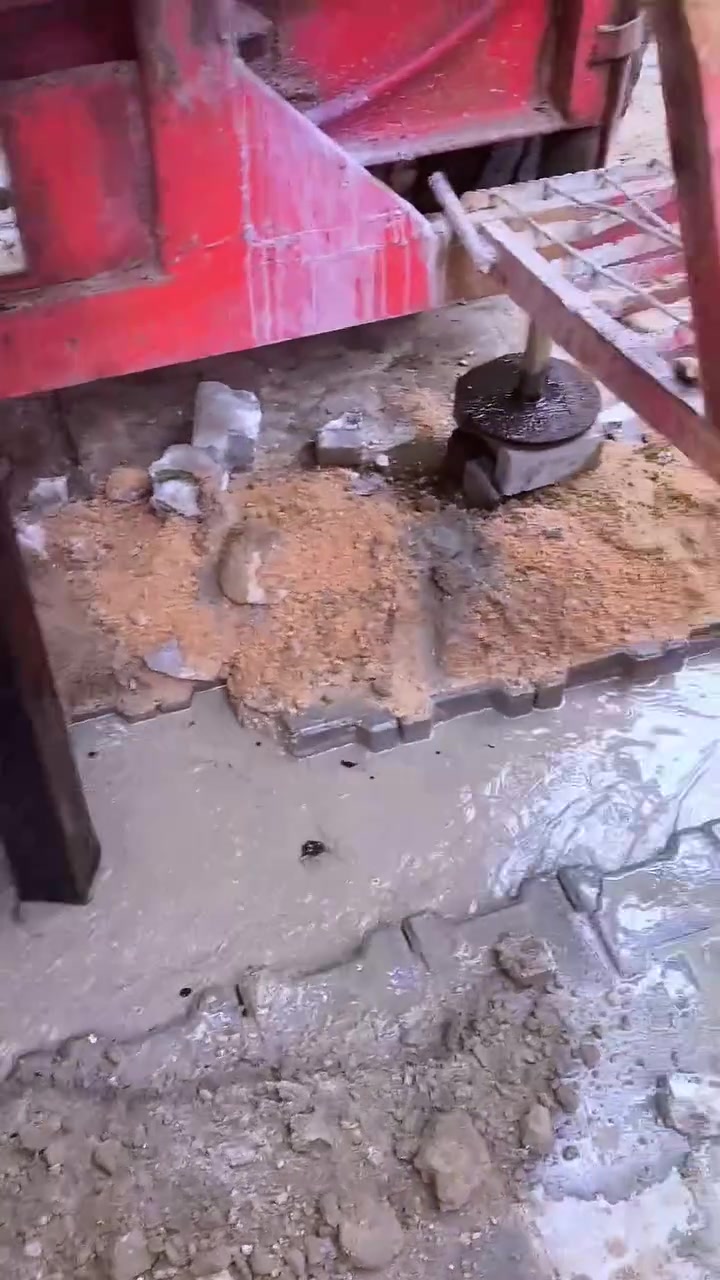 حفر الابار الارتوازيه. ***********
يعلن عن حفر الابار بكافة الاحجام
غسل وتنشيف الابار 
حفر الركائز
حفر النقاط 
حفر وفحص التربه
وعمل كافه المقاولات العامه
نعمل في كافه محافضات العراق
دقه في العمل وسرعه في الانجاز
