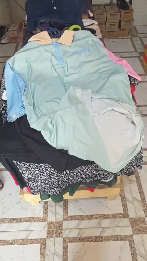 عرض خاص جدا 🔥🔥🔥
تشيرت رجالي جديد ماملبوس
 الي ايريد  ايراسلني واتساب ***********
