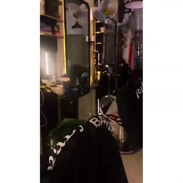 -   إعــلان   💫 (الفترة محدودة ) 💫    إعــلان
✔️✂️✔️استثمر وقت فراغك ✔️✂️✔️
    😍      بمناسبة أفتتاح الدورة ألثانيه . للتعليم فن الحلاقه 
💥فرصه للشباب العاطلين عن العمل
🔸#يعلن مركز  ألتميمي  🔸بسعر رمزي جدآ 
 🔸150 الف تدريب عملي مع ضمان التعليم ✂
حلمك اصبح حقيقة وباسعار مغرية جدا
         الدوام  ✂️2 ساعه او اكثر ✂️ في اليوم حسب
                       الوقت ليعجبك
وعروض لفترة محدوة
🔸سوي تاك لصاحبك ولتتاخر
🔸يوجد ضمان للنجاح في حال ماتعلمت المهنة تعاد الك الدورات مجاني 
🔸تعليم كل شيء يخص الحلاقه خطوة بخطوة  ليس فقط الاساسيات
🔸القصات وكافة التجميل 
#اصنع_مستقبلك_بمهارتك

🔸دزهه لصاحبك خلي يستفاد✂✂
سارع بـ التسجيل وانتهز الفرصة غير مستقبلك
----------------------------------------------
                      العنوان :       💫   👇
   خور الزبير / ألشقق /مقابل  شارع المصافي 

للحجز الاتصال او واتساب على💫👇 

   ☎️ ***********
