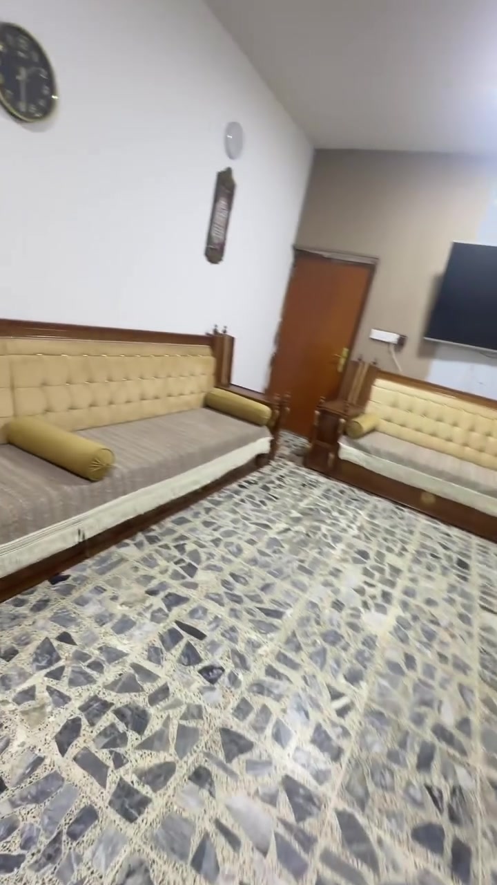 ديوان • نضيف ١٠٠٪ • خشب وصاج