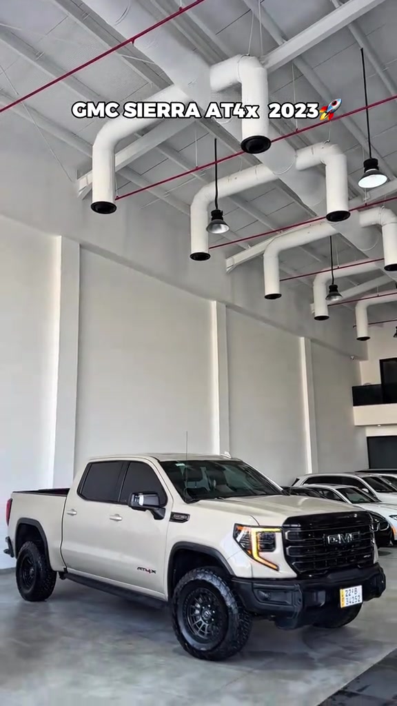 للمعلومات اكثر يرجى التواصل على الأرقام *********** ***********  شكرا لتواصلكم معنا🙏 

نص مكتوب في الصور:
- GMC SIERRA AT4x 2023