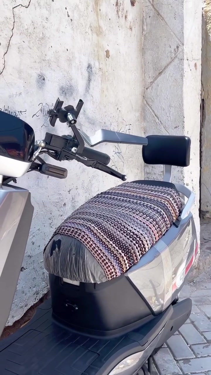 �🔥 للبيع دراجة شحن G7 موديل 2025 🔥🔥
دراجة نظيفة جداً وبحالة وكالة، وتفاصيلها:

🏍️ الموديل: G7
📅 سنة الصنع: 2025
🔋 6 بطاريات
⚡ 72 فولت
✨ حالتها: وكالة ونظيفة جداً
🛞 تايرات وحالة عامة ممتازة
💯 جاهزة للشغل والاستخدام فوراً

📍 الموقع: بغداد – مدينة الصدر

💰 السعر 900 وبيه مجال .

📞 للتواصل والاستفسار:
***********

🚨 الجاد يراسلني ويدلل 🍃
