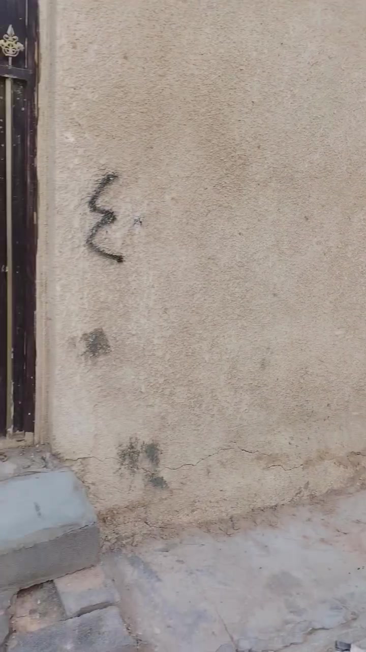 سلام عليكم مكتب الحميديه للعقار بادرة ابو حسين العطواني يوجد لديناء بيت لبيع مساحه 70قرب مجمع فلس اونص مراجعة مكتب الحميديه للعقار 
***********وتساب
