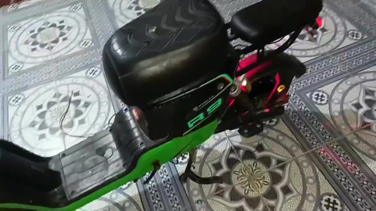 البيع دراجه شحن R9 نظيف جدا سعر 300 مكاني قضاء الدير ***********
