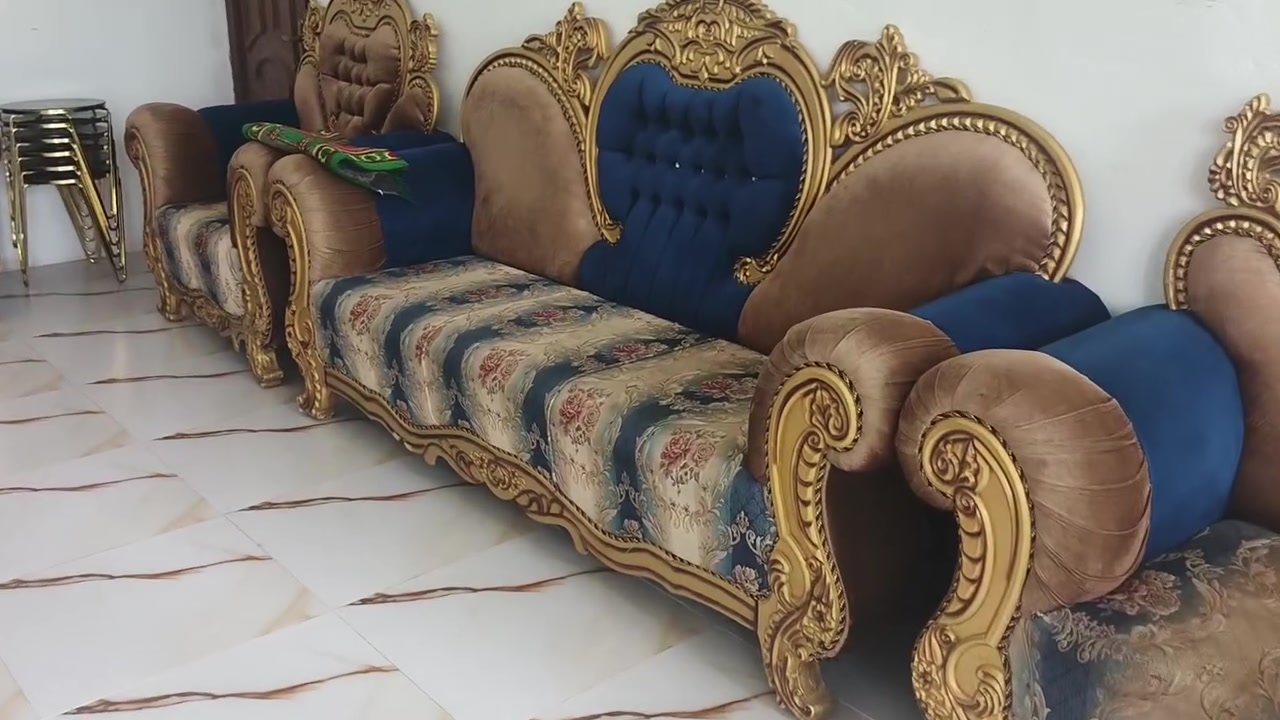 كنب • نضيف • ٩٠٪