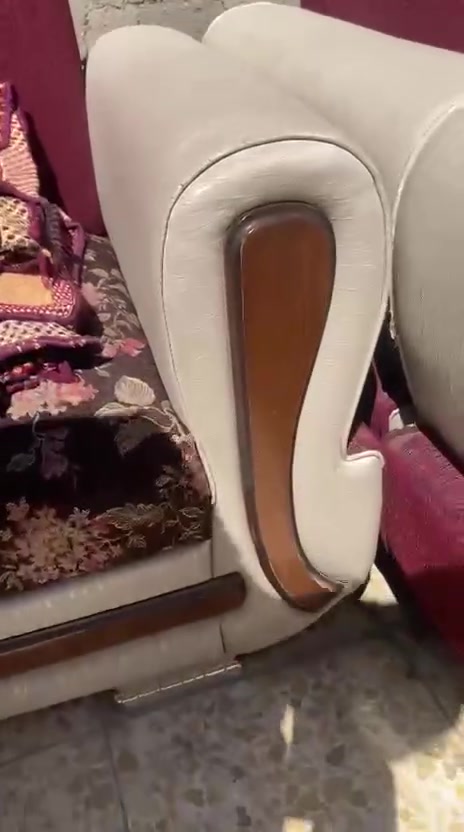 سلام عليكم تخم بني
تجي ويا ١٠ كوشات ١١ مقعد
تخم نضيف حيل امانت الله تجي ويا فرشات ملاته رايده ب٢٠٠ مستعجيلن عل بيع نضيف جدا مكاني بغداد جميله رقمي ***********
