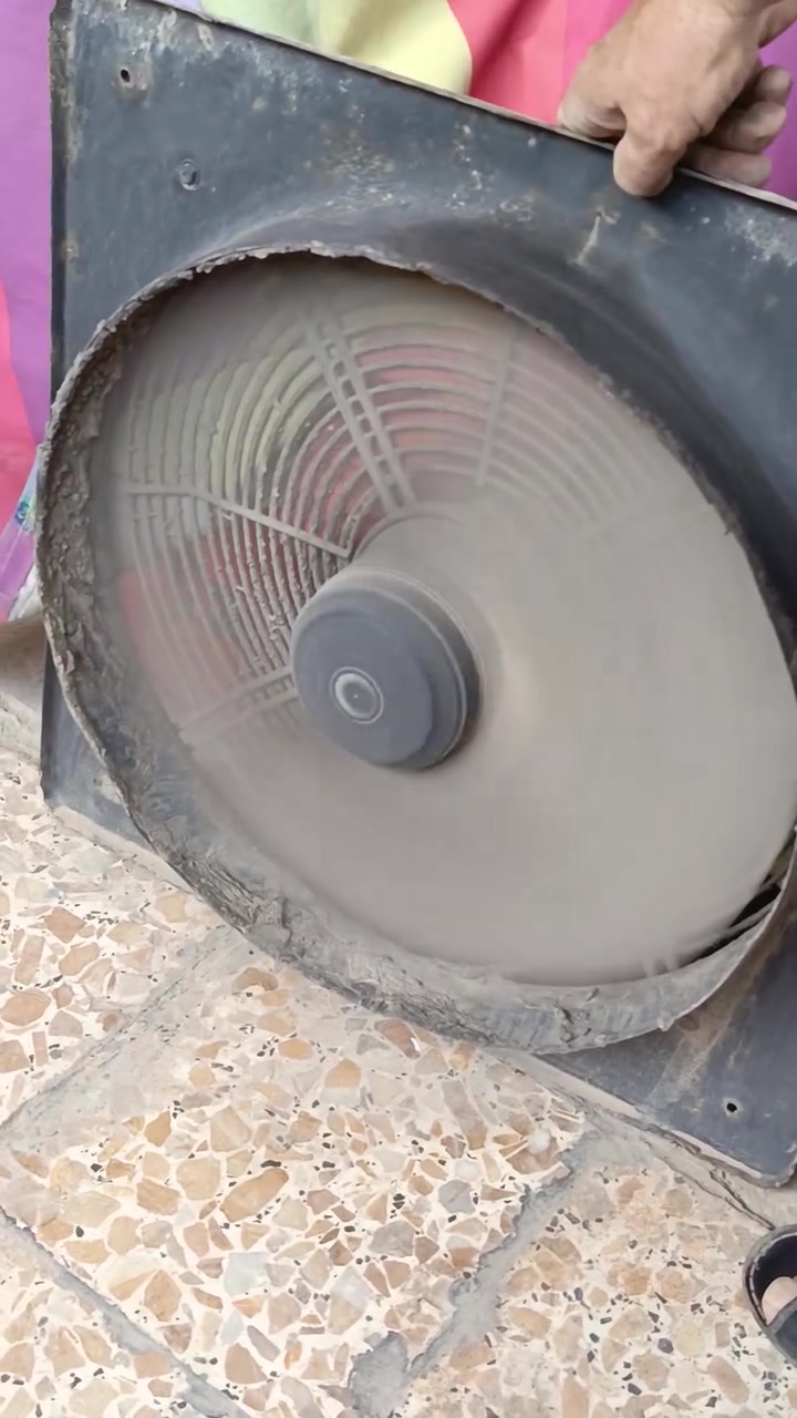 ساحبة صناعية • بحالة جيدة • تحتاج تنظيف
